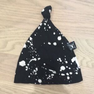 Nununu color splattered baby hat